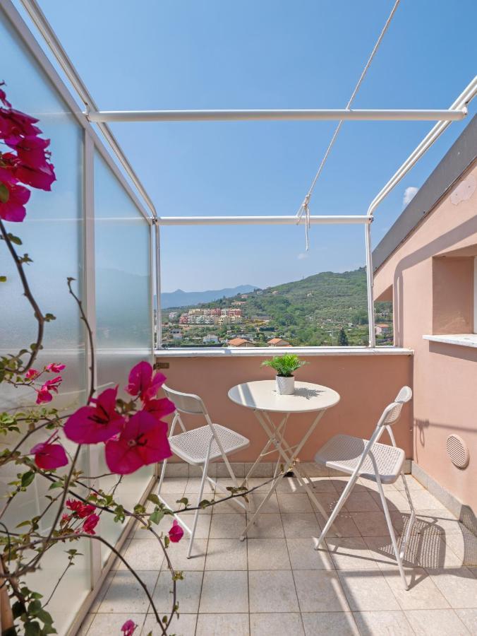 Appartamento Mimosa "A Casa Felice" Pietra Ligure Luaran gambar