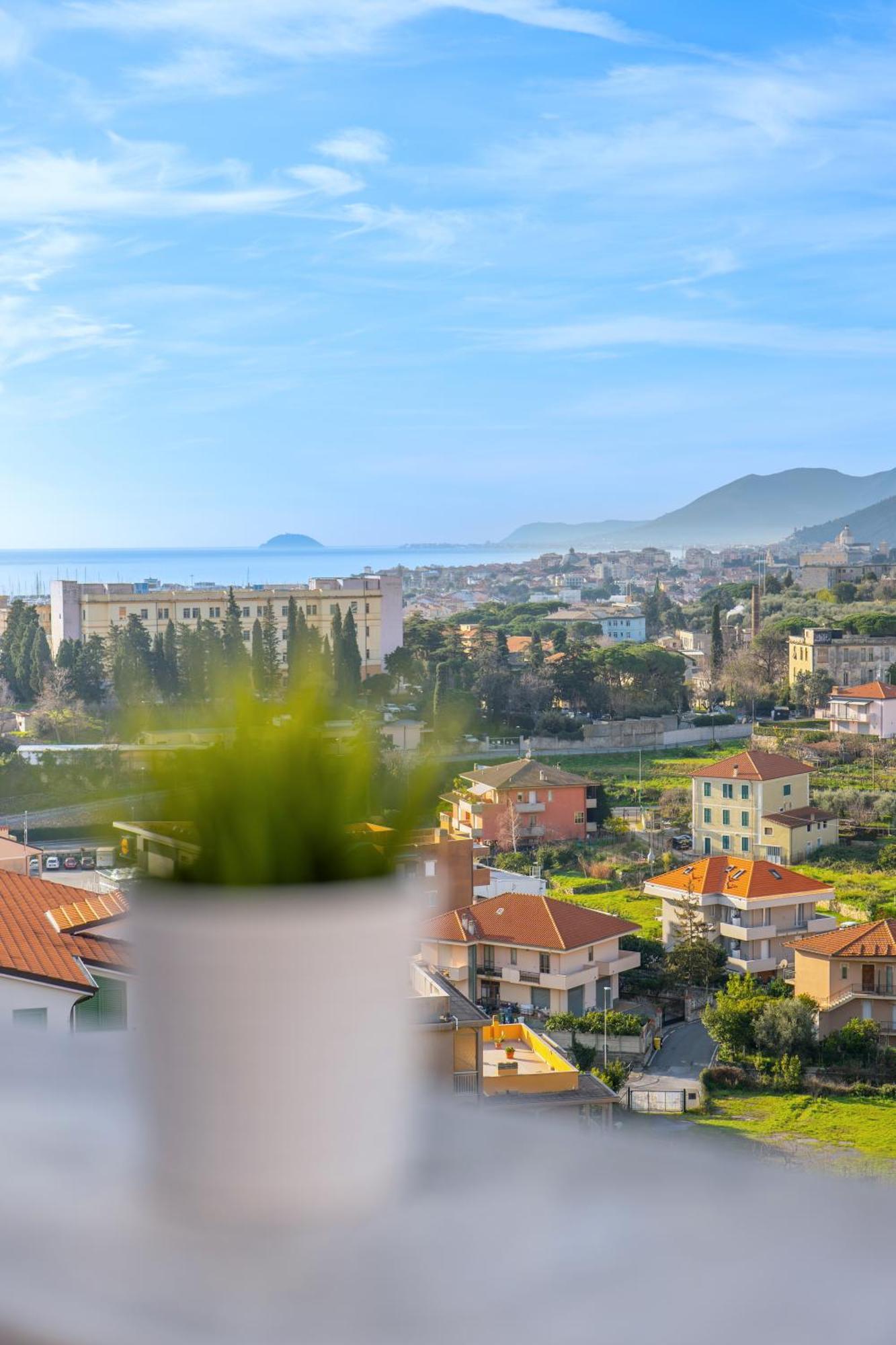 Appartamento Mimosa "A Casa Felice" Pietra Ligure Luaran gambar